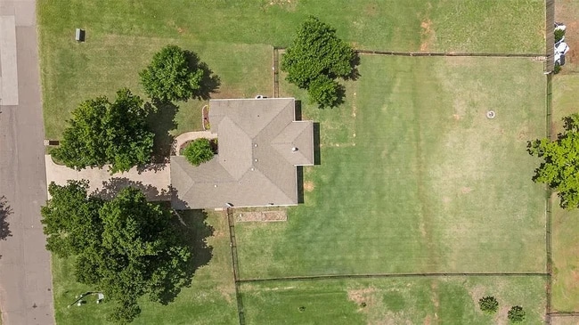 11644 Country Vw in Guthrie, OK - Foto de edificio - Building Photo