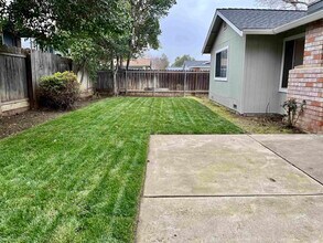 519 Nottingham Dr in Brentwood, CA - Building Photo - Building Photo