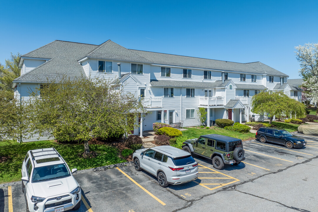 Courtyard Condominium in Chelmsford, MA - Building Photo