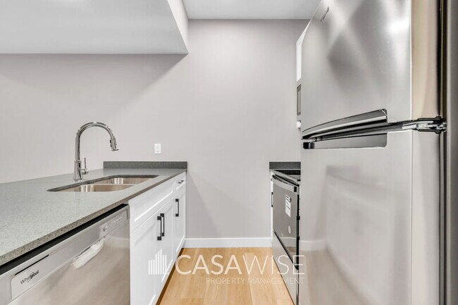 6706 Alpha Blvd in Edmonton, AB - Building Photo - Building Photo