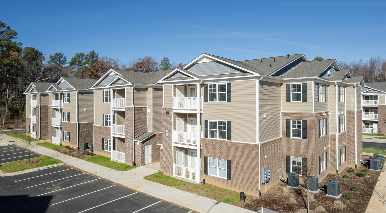 Walnut Trace in Raleigh, NC - Building Photo