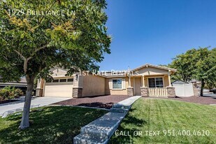 1929 Brilliance Ln in San Jacinto, CA - Building Photo