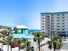 13351 Johnson Beach Rd in Pensacola, FL - Building Photo