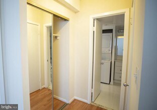 5505 Seminary Rd in Falls Church, VA - Building Photo - Building Photo