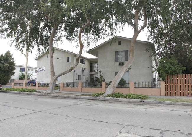 6714 Troost Ave in North Hollywood, CA - Building Photo - Building Photo