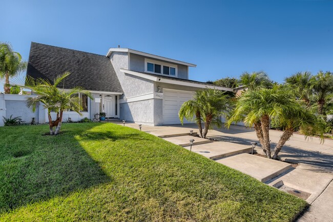 property at 26482 Vía Lara