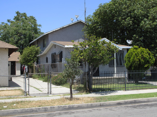 2057 E 77th St in Walnut Park, CA - Building Photo - Building Photo