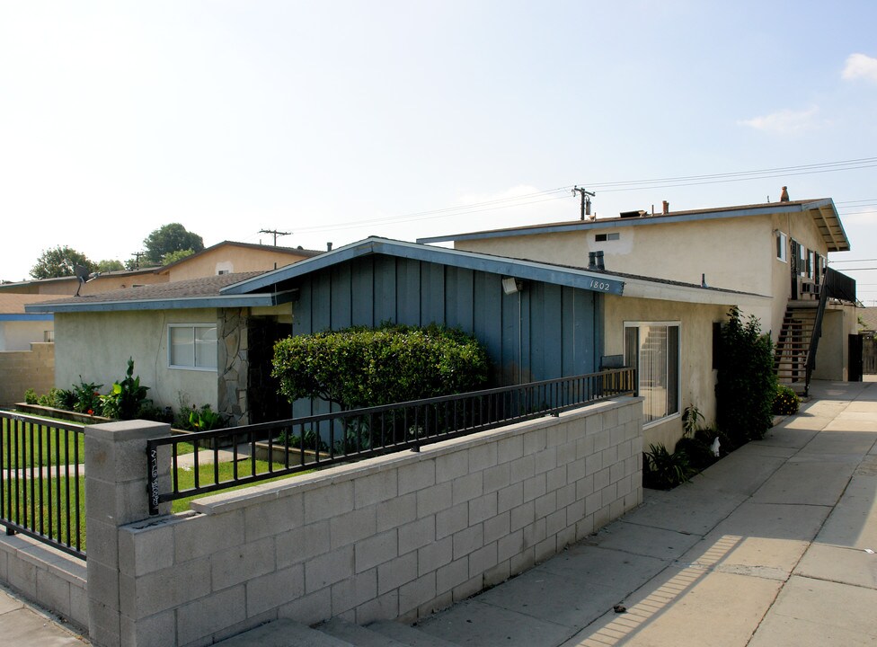 1802 E 4th St in Ontario, CA - Building Photo