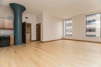 Cornerstone Place in Cedar Rapids, IA - Building Photo - Interior Photo