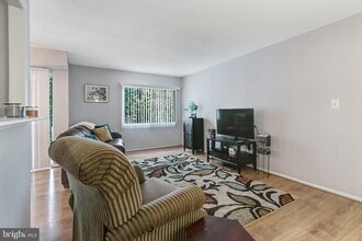 3750 Bel Pre Rd in Silver Spring, MD - Building Photo - Building Photo