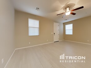 12558 W Hummingbird Terrace in Peoria, AZ - Building Photo - Building Photo