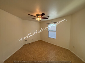 8014 Nautilus Dr in Tucson, AZ - Building Photo - Building Photo