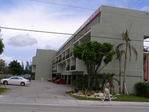 Villa San Miguel in Miami, FL - Building Photo - Building Photo