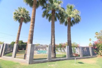 14 Palms Apartments in Tempe, AZ - Building Photo - Building Photo