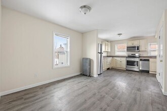 19 Alfred St in Everett, MA - Building Photo - Building Photo