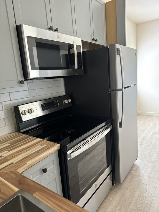 1209 Carlyle St, Unit A in Klamath Falls, OR - Foto de edificio