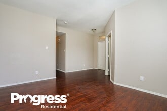 4405 Crystal Ln in Garland, TX - Foto de edificio - Building Photo