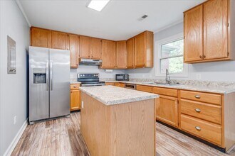 113 Village Trail Dr in Vandalia, OH - Building Photo - Building Photo
