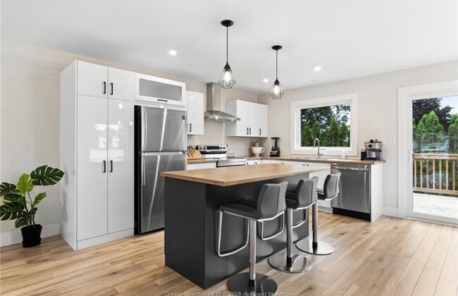 property at 32 Rle de la Colline