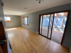 3025 N Frederick Ave, Unit #2 Back in Milwaukee, WI - Foto de edificio - Building Photo