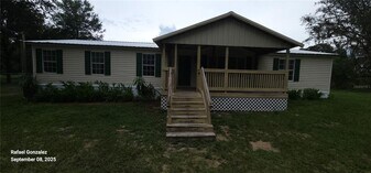 33163 Cassandra Way in Ridge Manor, FL - Building Photo