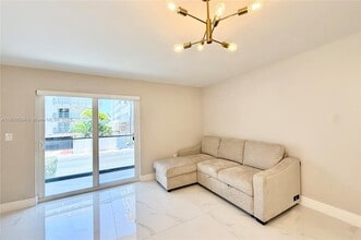 4122 Collins Ave in Miami Beach, FL - Building Photo - Building Photo