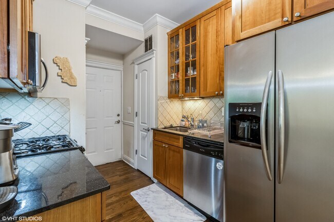 627 W Arlington Pl in Chicago, IL - Foto de edificio - Building Photo