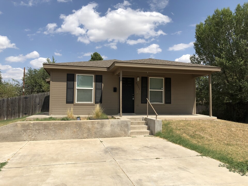 2511 Louisville Ave in Lubbock, TX - Building Photo