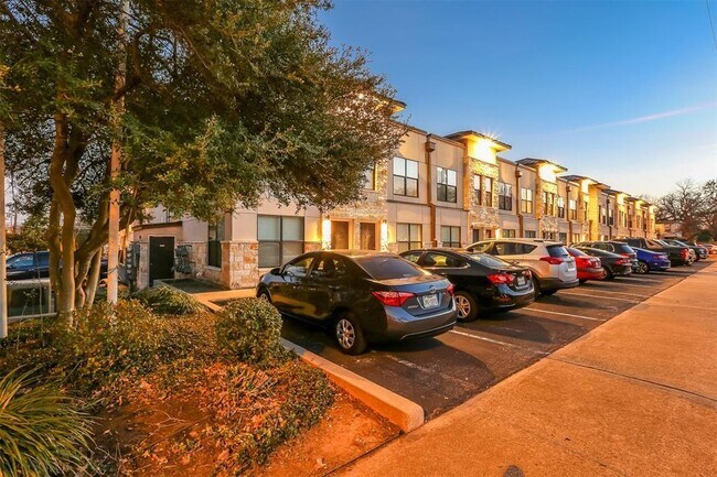 711 W 32nd St in Austin, TX - Building Photo - Building Photo