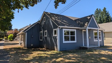 574 E Main St in Hillsboro, OR - Building Photo - Building Photo