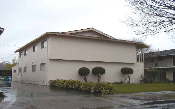 2321 Pauline Dr in San Jose, CA - Foto de edificio - Building Photo