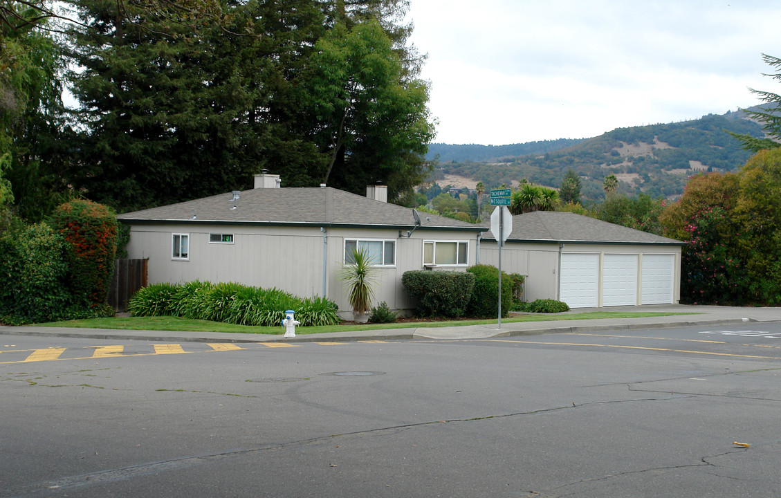 2201 Mesquite Dr in Santa Rosa, CA - Building Photo