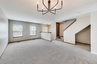 985 Manchester Cir in Grayslake, IL - Building Photo - Building Photo