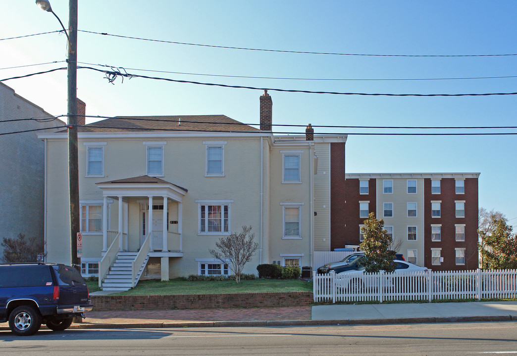 Pine Court II in Richmond, VA - Building Photo