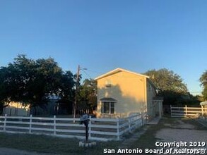 3553 Lakeview Dr in Canyon Lake, TX - Building Photo - Building Photo