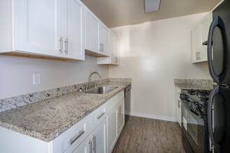 Kingston Place Apartments in Walnut Creek, CA - Foto de edificio - Interior Photo