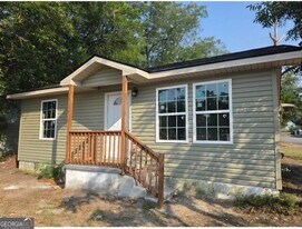 202 Barton Dr in Dublin, GA - Building Photo