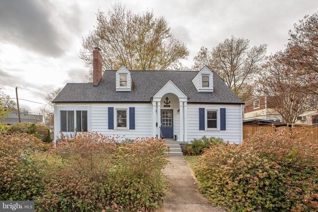 property at 4902 40th Pl