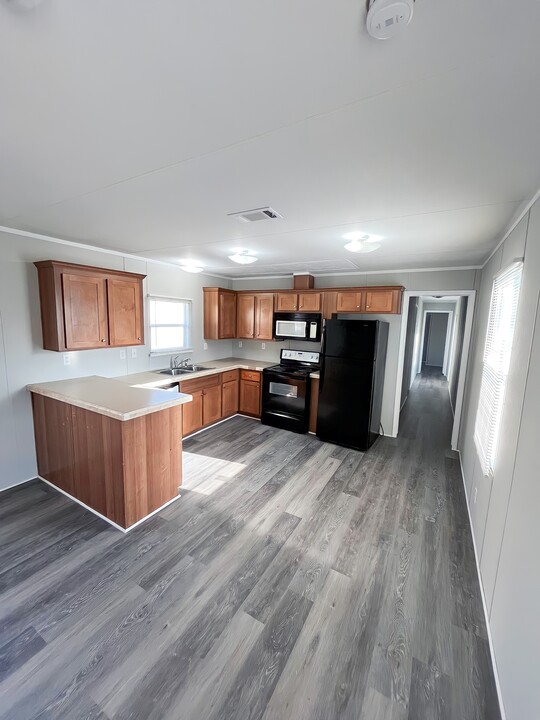 110 N Michigan St in Lawrence, KS - Building Photo