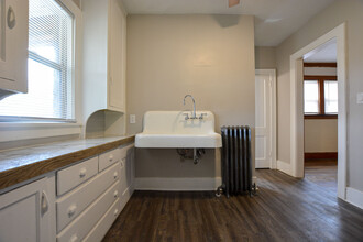 2565 Marcy St in Omaha, NE - Building Photo - Interior Photo