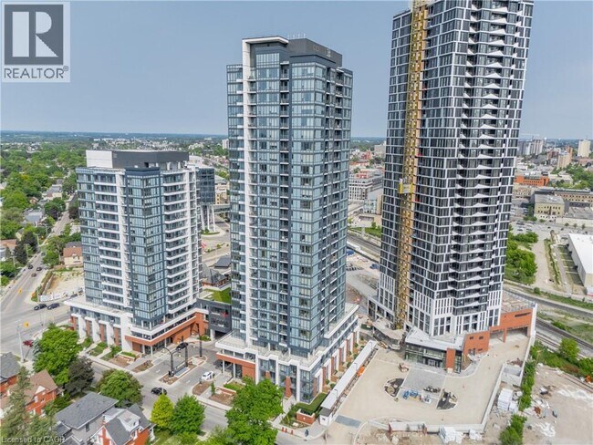 25 Wellington St S in Kitchener, ON - Building Photo - Building Photo