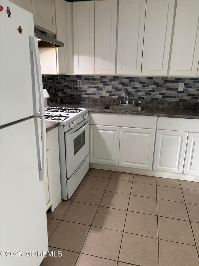 81 Schooner Ave in Barnegat Township, NJ - Building Photo - Building Photo