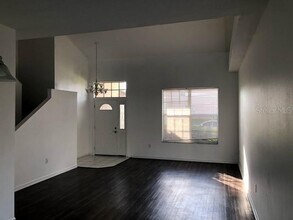 27700 Breakers Dr in Wesley Chapel, FL - Building Photo - Building Photo