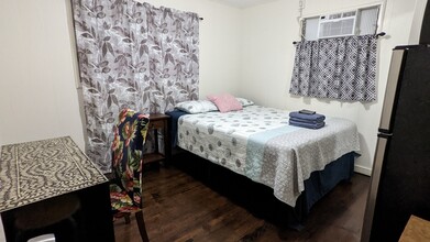 2353 Dole St, Unit 2B in Honolulu, HI - Foto de edificio - Building Photo