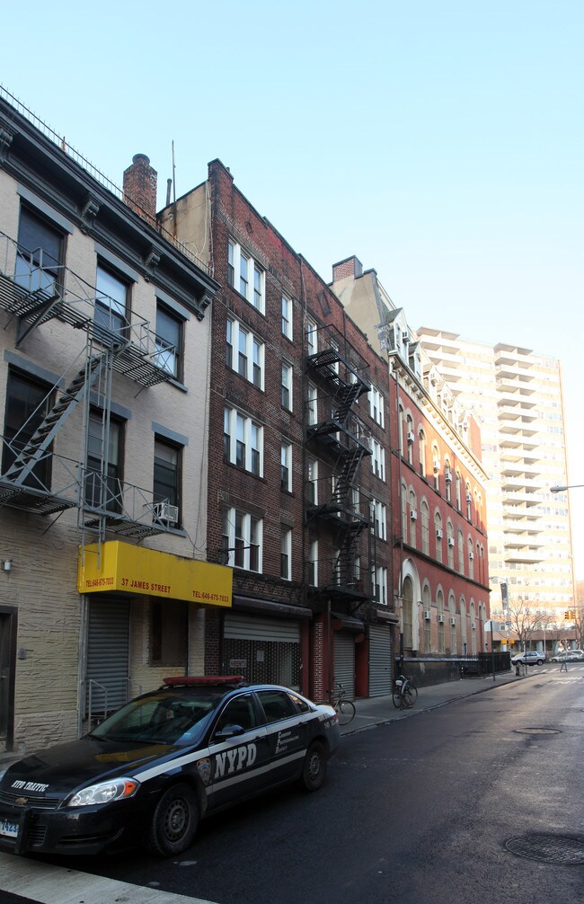 31-33 James St in New York, NY - Building Photo - Building Photo