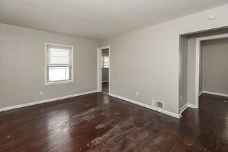320 Millman Dr in Ferguson, MO - Building Photo - Building Photo