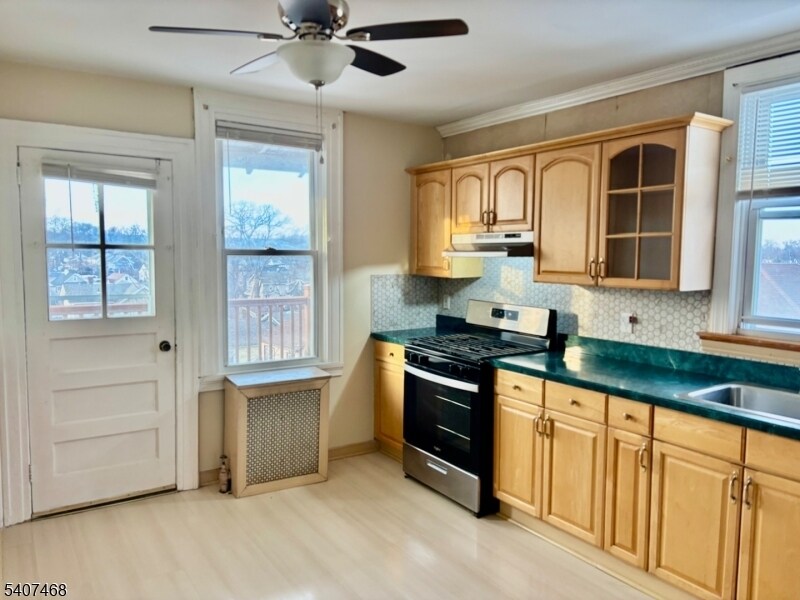 35 Witherspoon St in Nutley, NJ - Building Photo