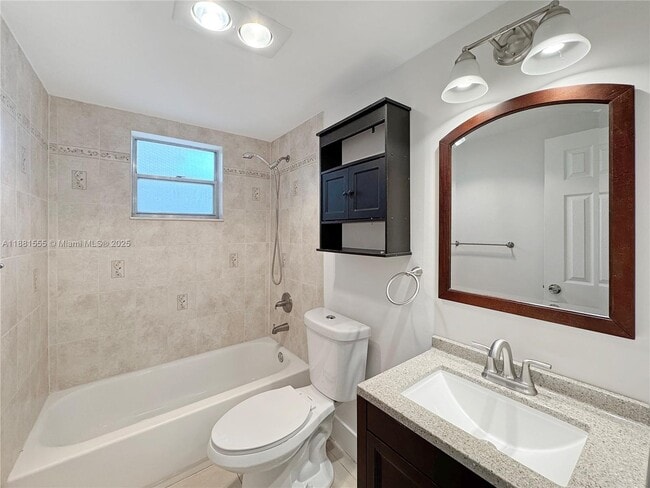 2015 Madison St in Hollywood, FL - Building Photo - Building Photo