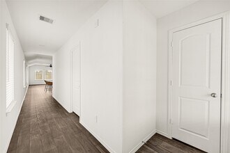 2334 Spruce Clf Ln in Spring, TX - Building Photo - Building Photo