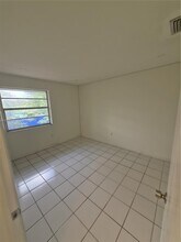 15421 SW 81st Cir Ln in Miami, FL - Building Photo - Building Photo